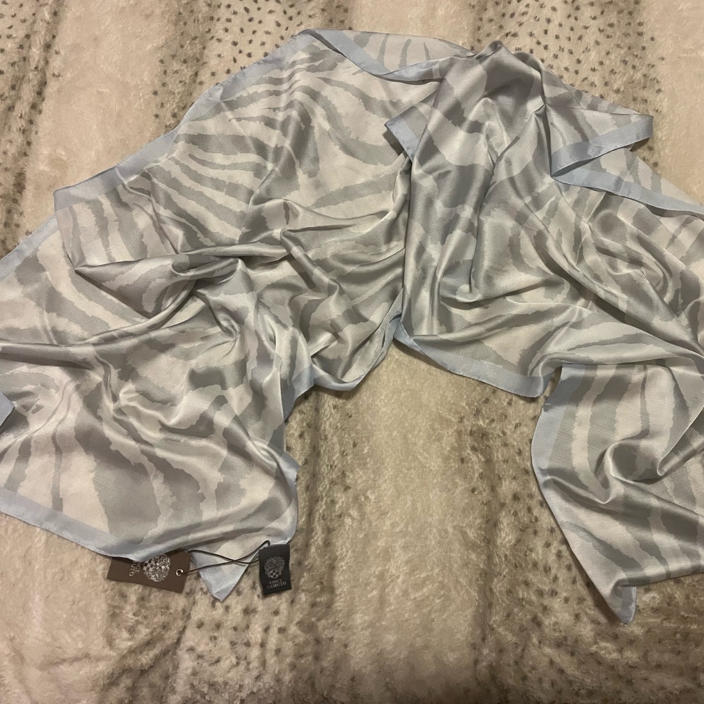 Vince Camuto Satin Zebra scarf - Gray and White